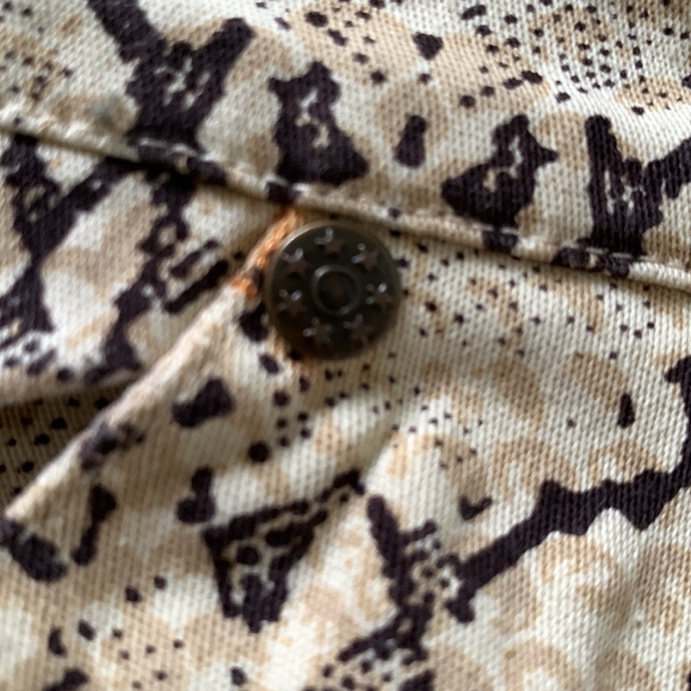 Spell Aloha Python Shorts Xs Preowned - image 6